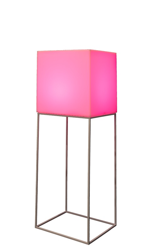 Lampe sur pied VELA rose - location de mobilier PSB Lounge