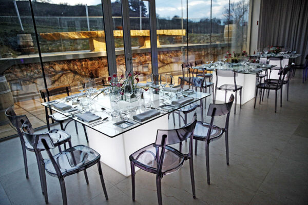 Location de table de réception pour salon Toulouse - Table Square design by PSB Lounge